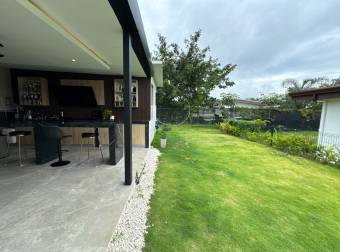 Casa de 2 plantas a la venta en el condominio Los Llanos en Ciudad Hacienda Los Reyes