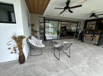 Casa de 2 plantas a la venta en el condominio Los Llanos en Ciudad Hacienda Los Reyes