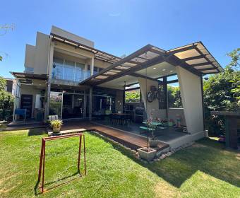 Casa de 4 habitaciones en La Guacima, Veredas del Arroyo