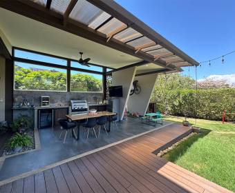 Casa de 4 habitaciones en La Guacima, Veredas del Arroyo