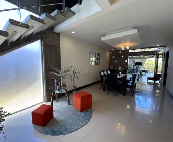 Casa de 4 habitaciones en La Guacima, Veredas del Arroyo