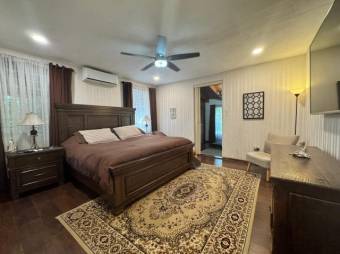 Hermosa y Amplia casa en Santa Ana Alta, Loma, con 5 habitaciones y 4 baños