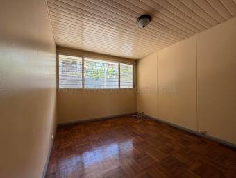 Casa con amplio terreno y potencial de inversión en  Escazú #26-1594 GS