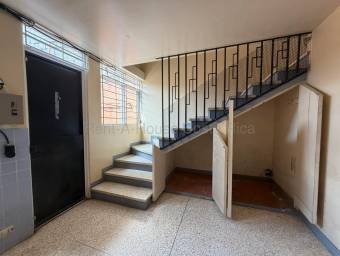 Casa con amplio terreno y potencial de inversión en  Escazú #26-1594 GS