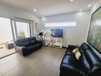 Venta de Casa, Condominio, Santa Ana centro