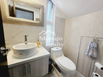 Venta de Casa, Condominio, Santa Ana centro