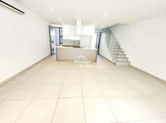 Venta de Casa moderna, Condominio Lindora 43, Santa Ana