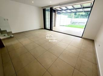 Venta de Casa moderna, Condominio Lindora 43, Santa Ana