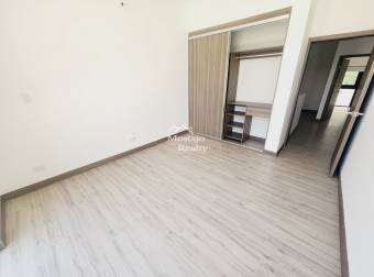 Venta de Casa nueva, Condominio San Antonio Urbano, Escazú