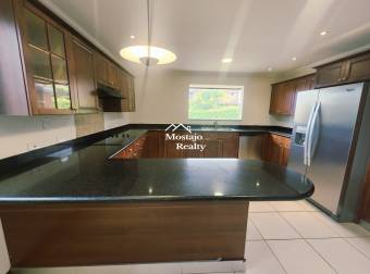 Venta de Casa separada, Condominio, San Antonio de Escazú