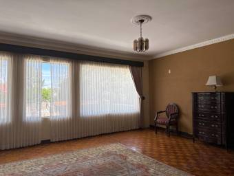 Se alquila casa con piscina privada en Mora San José 25-2050