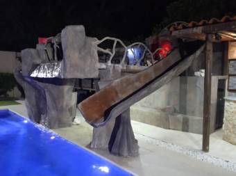 Se alquila casa con piscina privada en Mora San José 25-2050