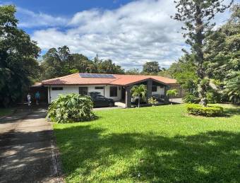 Se alquila casa con lote de más de 2100m2 en Santa Ana San José 26-1337 Se alquila casa con lote de más de 2100m2 en Santa Ana San José 26-1337