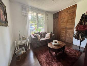 Se alquila casa con lote de más de 2100m2 en Santa Ana San José 26-1337 Se alquila casa con lote de más de 2100m2 en Santa Ana San José 26-1337