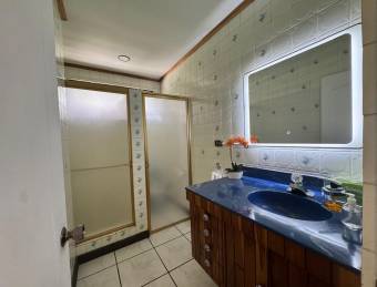 Se alquila casa con lote de más de 2100m2 en Santa Ana San José 26-1337 Se alquila casa con lote de más de 2100m2 en Santa Ana San José 26-1337