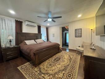 Se alquila casa con lote de más de 2100m2 en Santa Ana San José 26-1337 Se alquila casa con lote de más de 2100m2 en Santa Ana San José 26-1337