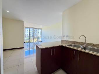 Se vende apartamento en Ulloa Heredia 26-1599