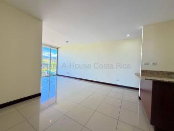 Se vende apartamento en Ulloa Heredia 26-1599