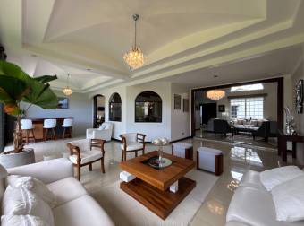 HOUSE FOR SALE IN LOMAS DEL ZURQUÍ RESIDENTIAL COMMUNITY, SAN ISIDRO, HEREDIA