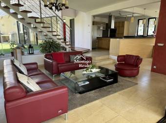 Venta de Casa Moderna e Inteligente, Hacienda Los Reyes, La Guácima, Alajuela