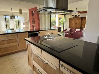 Venta de Casa Moderna e Inteligente, Hacienda Los Reyes, La Guácima, Alajuela