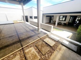 Venta de Casa Independiente en una Planta en Rohrmoser, Impecable Venta de Casa Independiente en una Planta en Rohrmoser, Impecable
