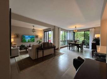 Apartamento tipo casa con terraza y naturaleza en exclusivo condominio Escazú 26-1519 GS