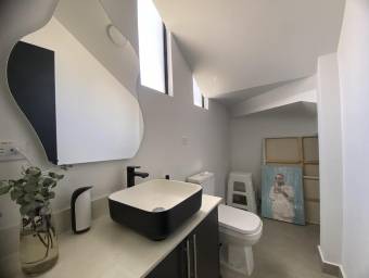 Casa moderna de lujo con jardín y parrillera en condominio #26-522 GS