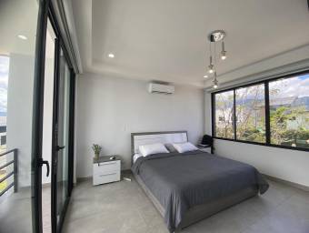 Casa moderna de lujo con jardín y parrillera en condominio #26-522 GS