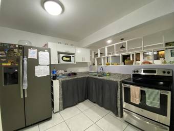 Casa con local comercial y uso mixto en excelente ubicación #26-519 GS