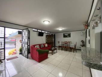 Casa con local comercial y uso mixto en excelente ubicación #26-519 GS