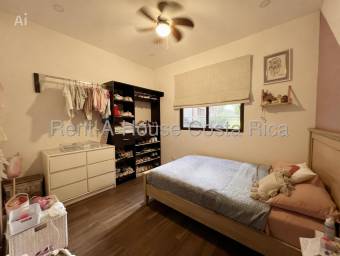 Casa moderna de 1 nivel con estudio independiente en Santa Ana #26-1487 GS