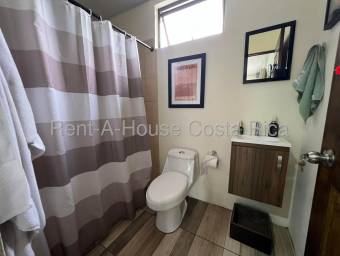 Casa moderna de 1 nivel con estudio independiente en Santa Ana #26-1487 GS