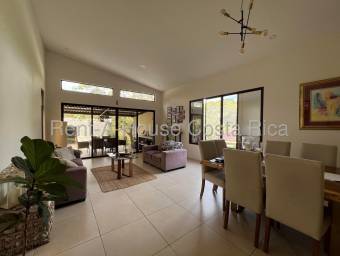 Casa moderna de 1 nivel con estudio independiente en Santa Ana #26-1487 GS