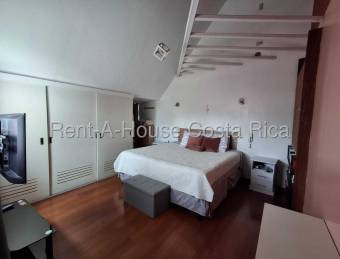 Casa amplia con mezzanine y potencial comercial en Anselmo Llorente #26-1440 GS