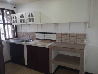 Propiedad multifamiliar con 6 apartamentos y alto potencial de renta #26-720 GS