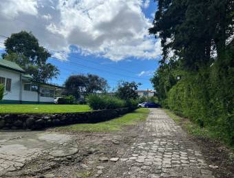 Residencial con 2 casas y 9 apartamentos ideal para inversión #26-741 GS