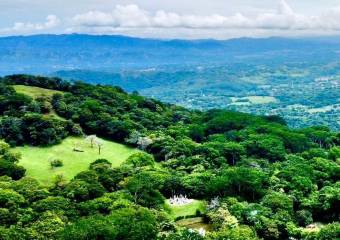 Lote paradisíaco en Ciudad Colón rodeado de naturaleza y paz total #26-1024 GS