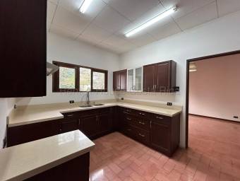 Apartamento tipo casa con vistas y privacidad en condominio exclusivo #26-1365 GS