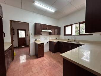 Apartamento tipo casa con vistas y privacidad en condominio exclusivo #26-1365 GS