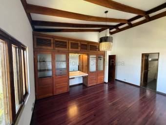 Apartamento tipo casa con vistas y privacidad en condominio exclusivo #26-1365 GS