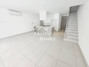 Venta de Casa moderna, Condominio Lindora 43, Santa Ana