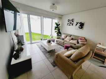 Venta de casa moderna en condominio Source Living, Guachipelin de Escazú