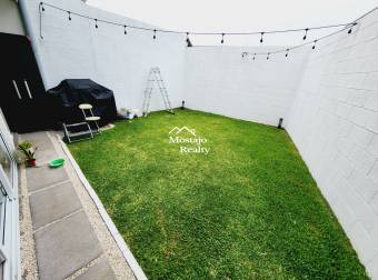 Venta de casa moderna en condominio Source Living, Guachipelin de Escazú