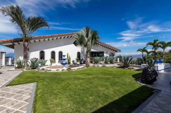 Venta de Majestusa Casa en La Montaña de Escazú / Mls. 26-711 OFC JB Venta de Majestusa Casa en La Montaña de Escazú / Mls. 26-711 OFC JB