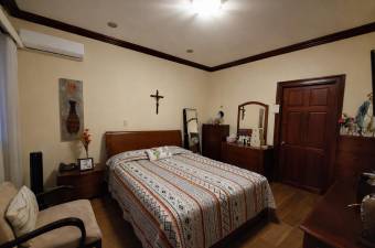 Se vende casa en Escazú San José 26-1351