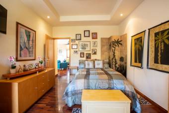 Se vende lujosa mansión en Condominio, Lindora, Santa Ana