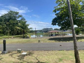 Lote plano con vista a lago en entorno natural exclusivo #26-470 GS Lote plano con vista a lago en entorno natural exclusivo #26-470 GS