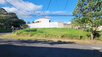 Rohrmoser Corner lot in front of Parque Geroma, with mountains view Rohrmoser Corner lot in front of Parque Geroma, with mountains view