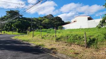 Rohrmoser Corner lot in front of Parque Geroma, with mountains view Rohrmoser Corner lot in front of Parque Geroma, with mountains view